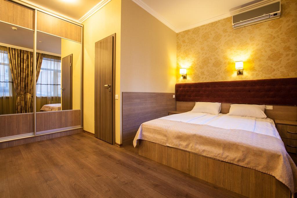 Hotel Classic Киев Екстериор снимка